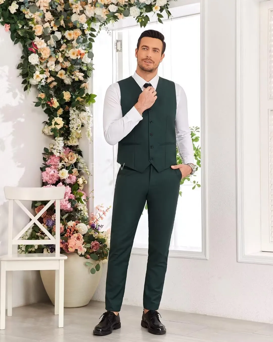 Men's 3 Piece Suits Slim Fit Peak Lapel 2 Button Blazer Jacket Vest Pants Set Wedding Business Prom Party Suit